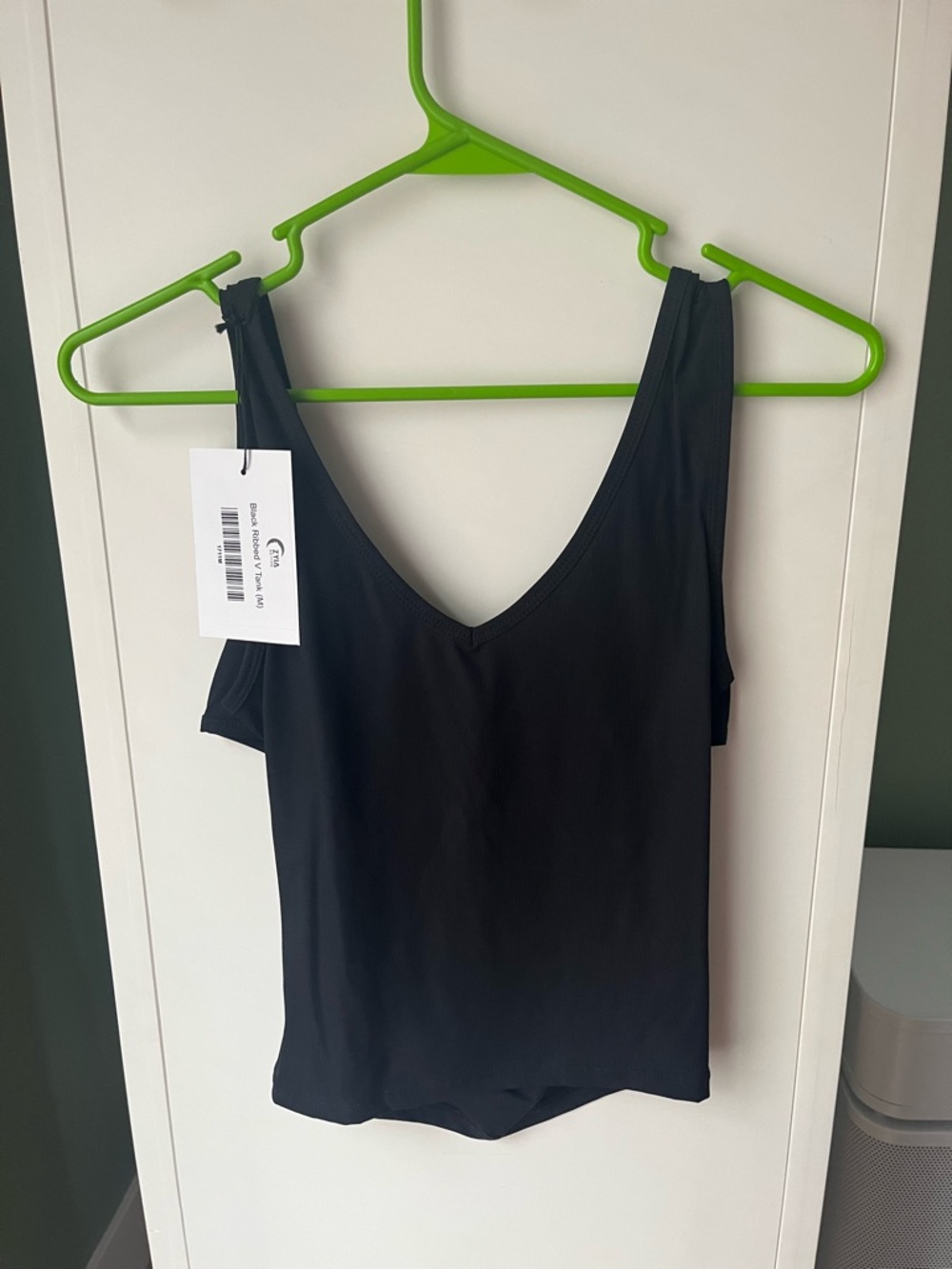 NWT Zyia Activewear Black Ribbed V Tank M Item 1711